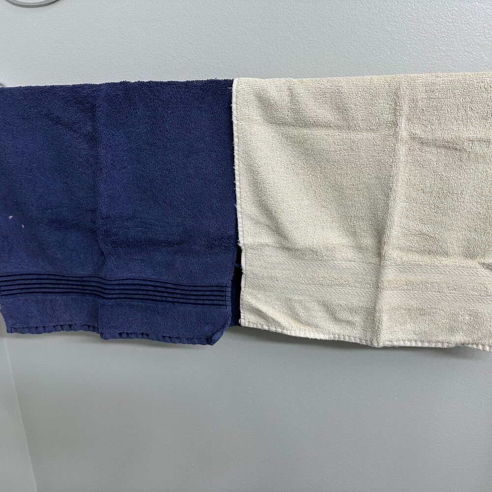 Lot of 2 Hand Towel Bath Kitchen Towels JcPenney Navy / Tan